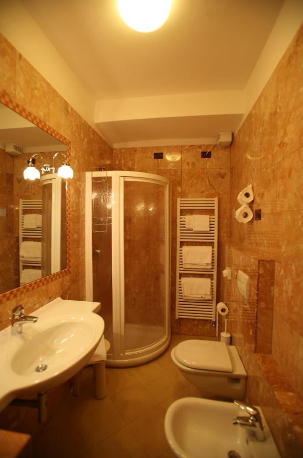 Double or Twin Room Garden View